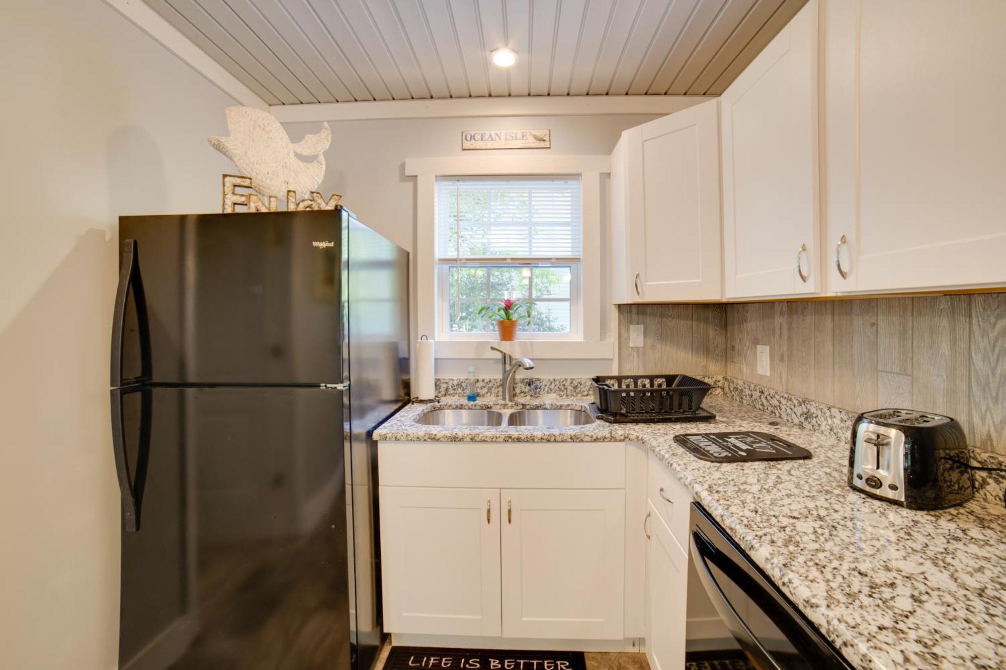 Ocean Isle Beach Studio With Patio - 1 Mi To Pier! Ngoại thất bức ảnh