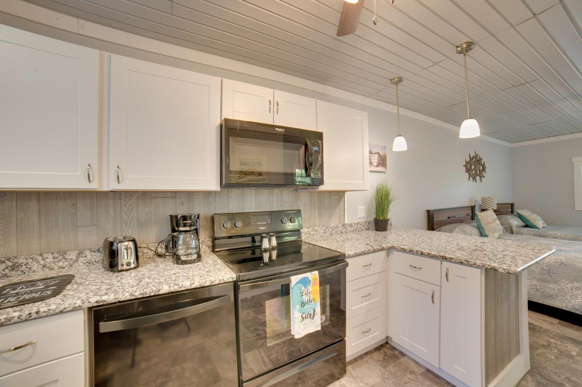 Ocean Isle Beach Studio With Patio - 1 Mi To Pier! Ngoại thất bức ảnh