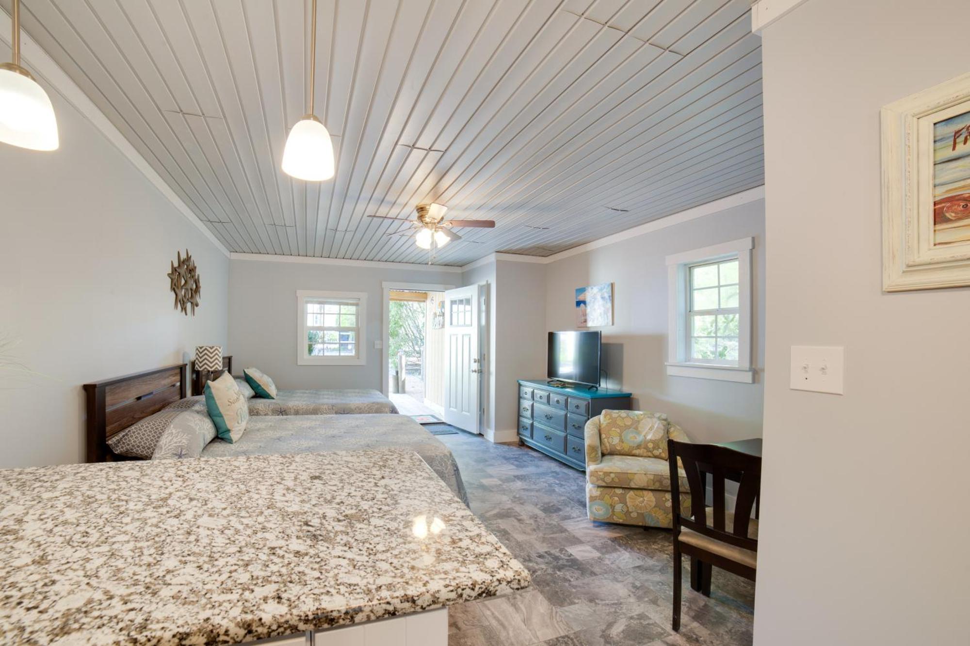 Ocean Isle Beach Studio With Patio - 1 Mi To Pier! Ngoại thất bức ảnh