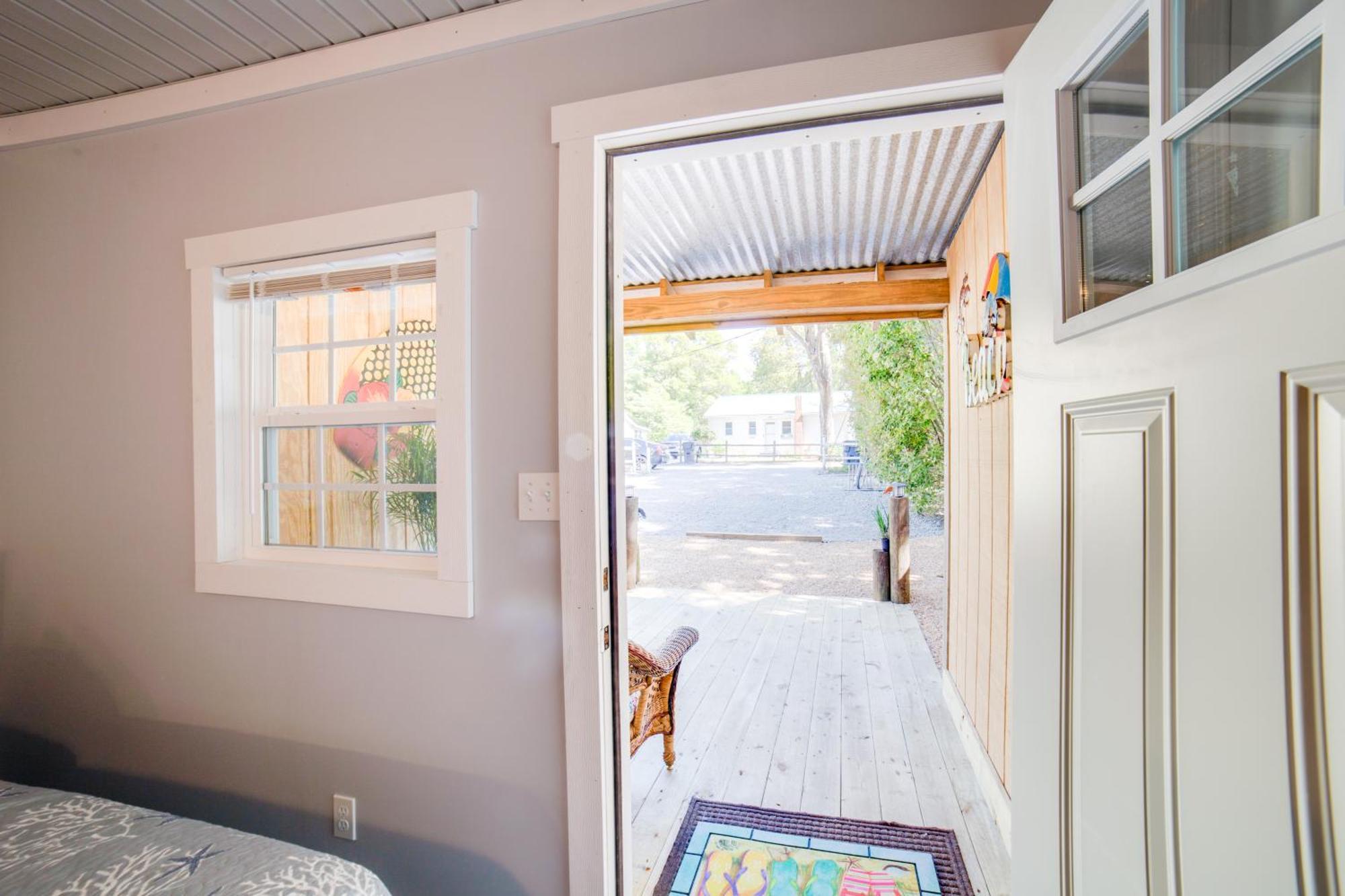Ocean Isle Beach Studio With Patio - 1 Mi To Pier! Ngoại thất bức ảnh
