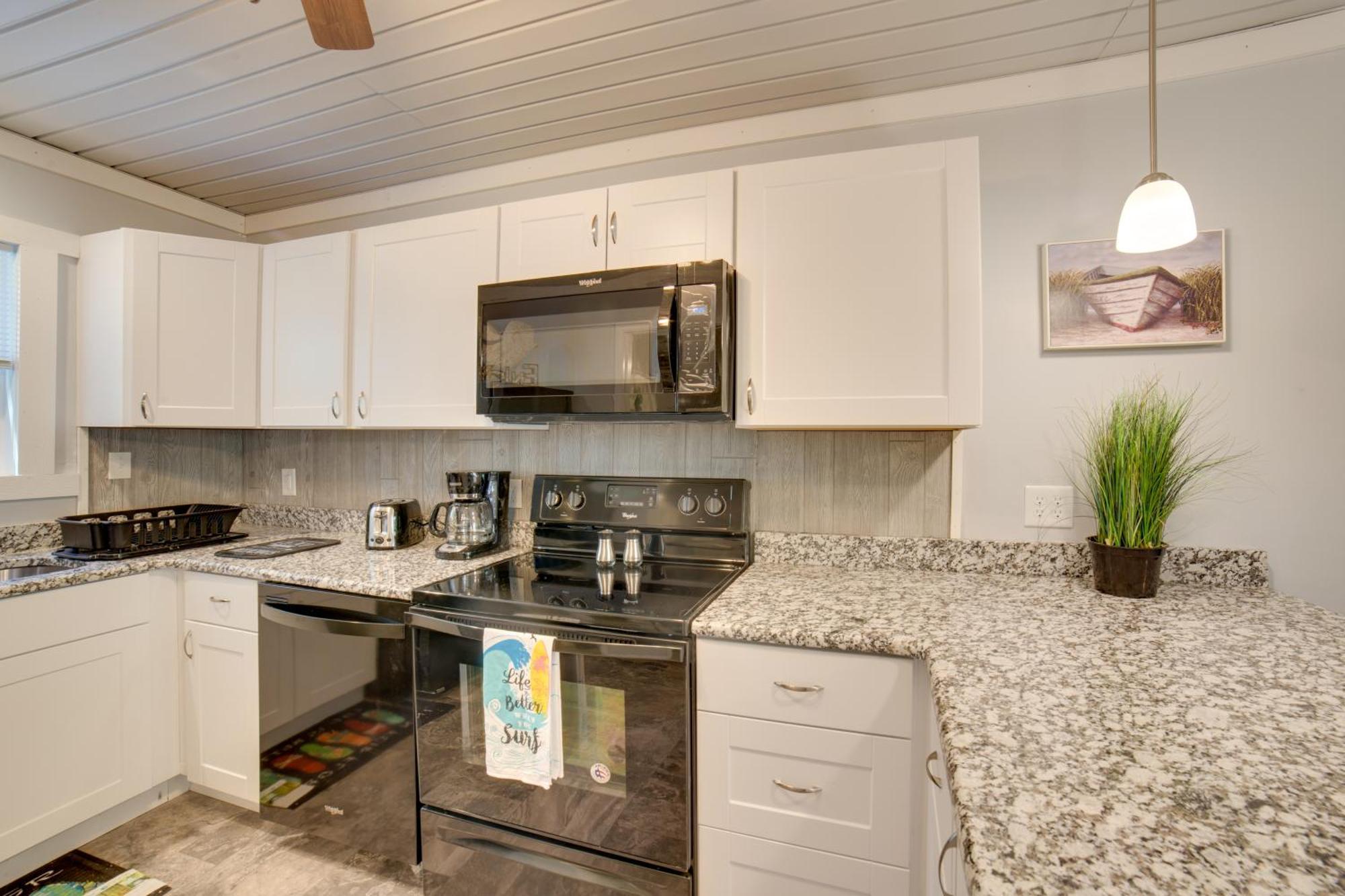 Ocean Isle Beach Studio With Patio - 1 Mi To Pier! Ngoại thất bức ảnh